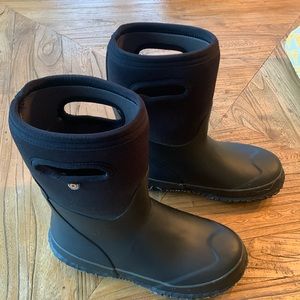 Like New Bogs Snow Boots Bid Kids Size 4